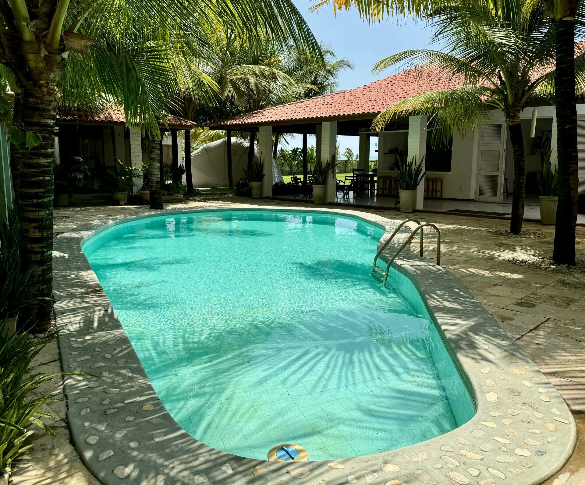 Imagem de Casa no Cumbuco frente mar em grande terreno pé na areia